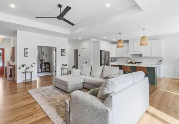 $3,499 | 1 Country Club Court, Le Claire, IA 52753