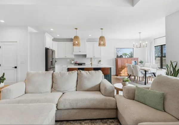 $3,499 | 1 Country Club Court, Le Claire, IA 52753