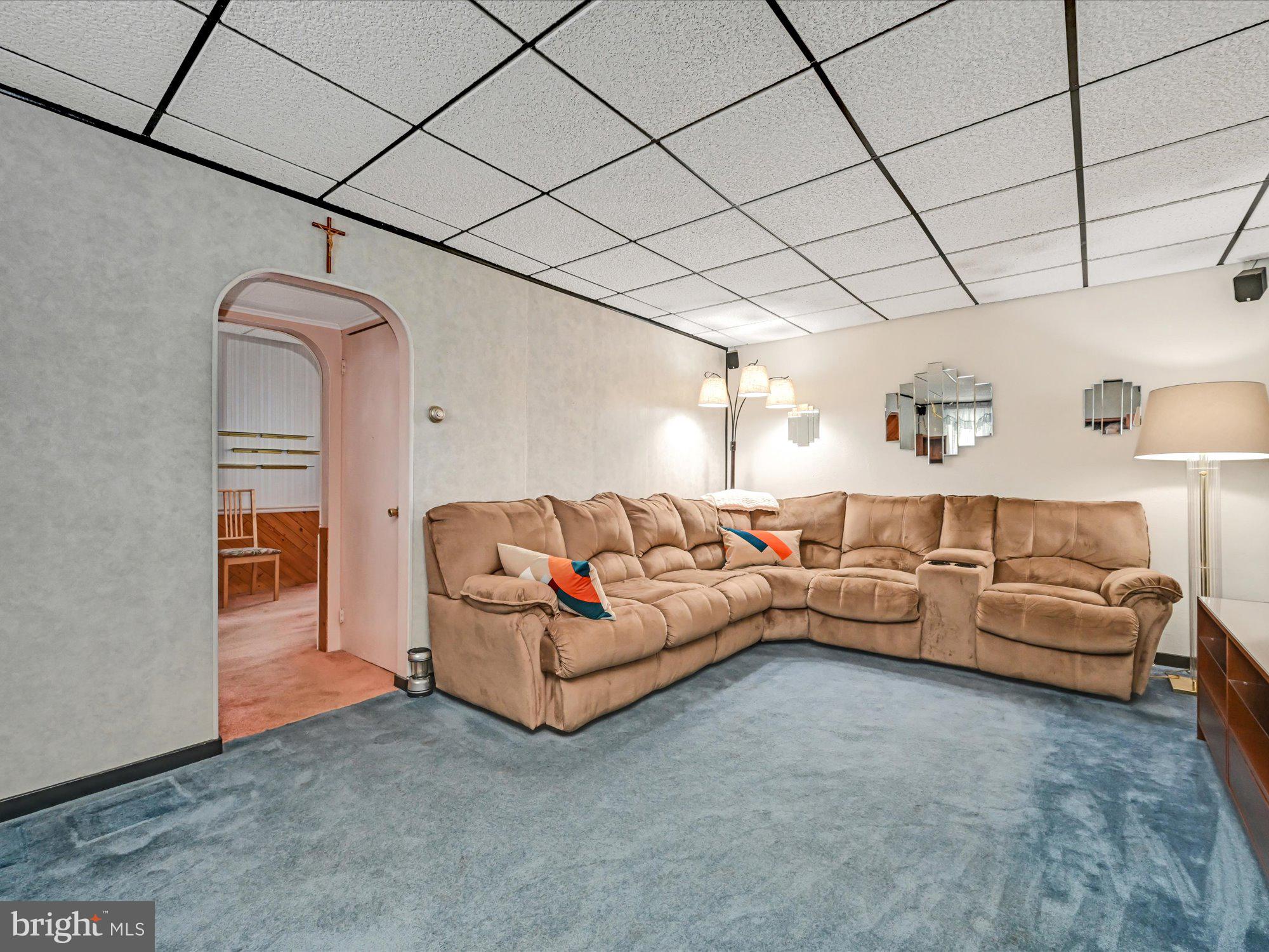 251 South Hull Street Sinking Spring, PA 19608 - Photo 15 of 31 Living Room