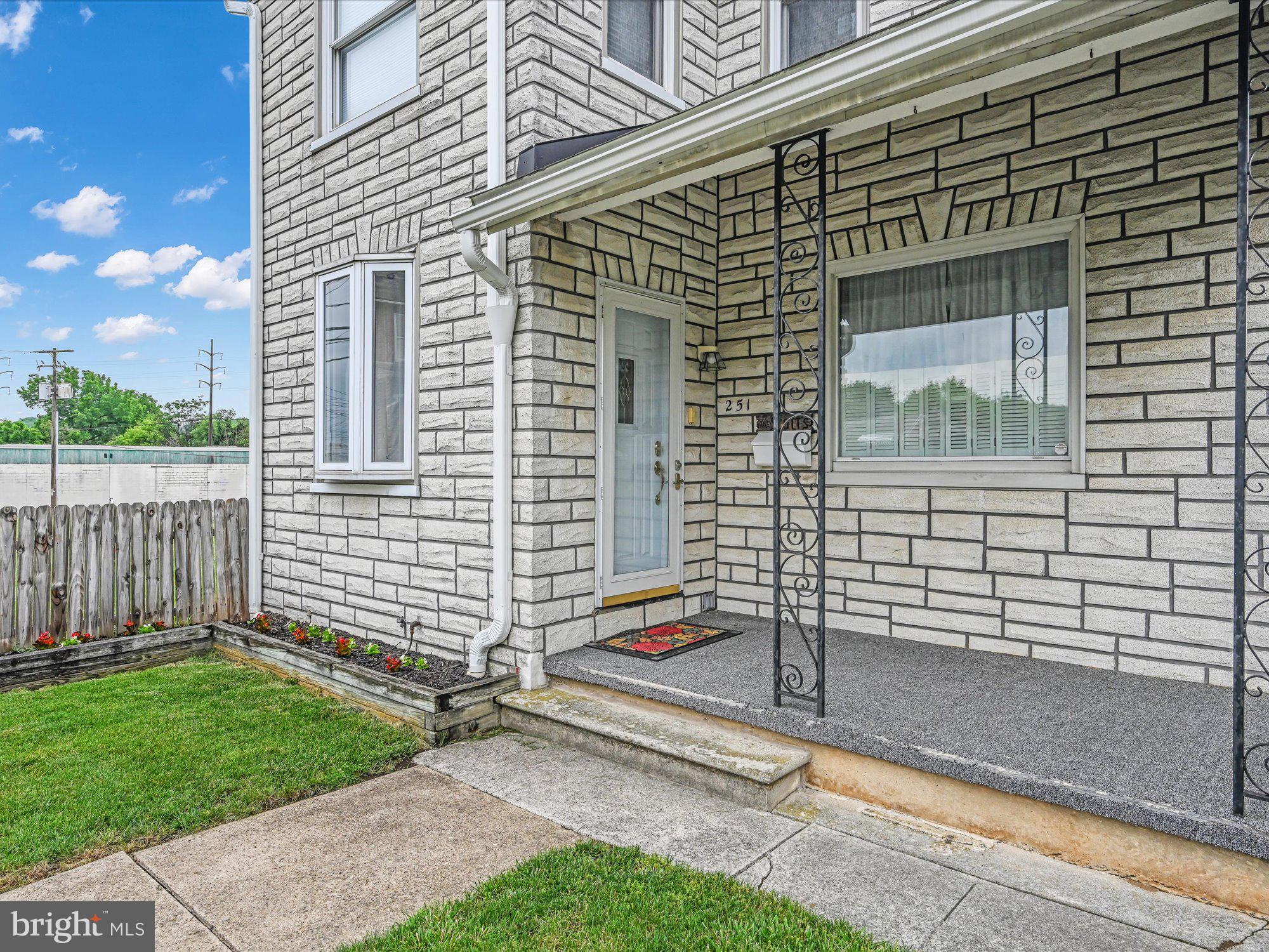251 South Hull Street Sinking Spring, PA 19608 - Photo 4 of 31