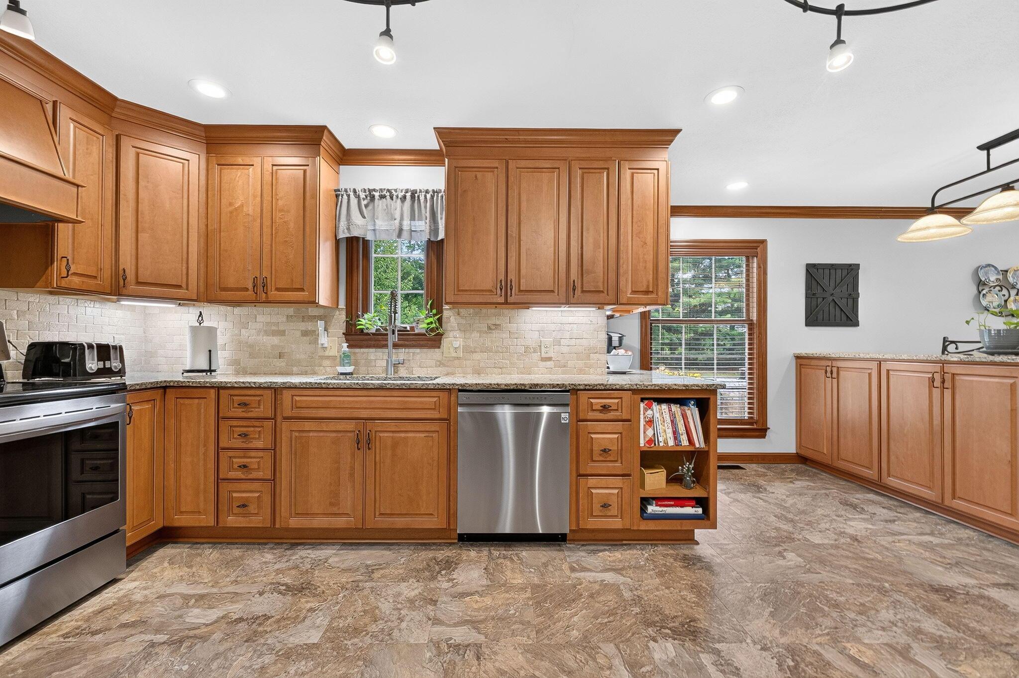 6565 Duffy Road Delaware, OH 43015 - Photo 22 of 84 6565 Duffy (Interior)-13
