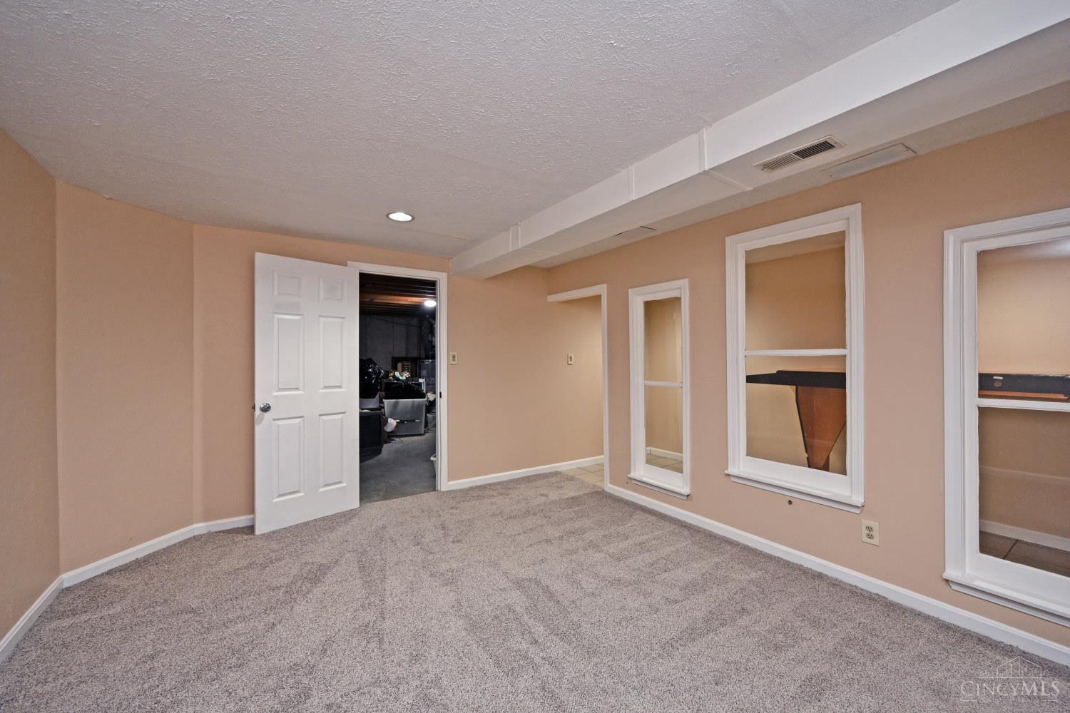 590 Rentz Place Cincinnati, OH 45238 - Photo 30 of 38