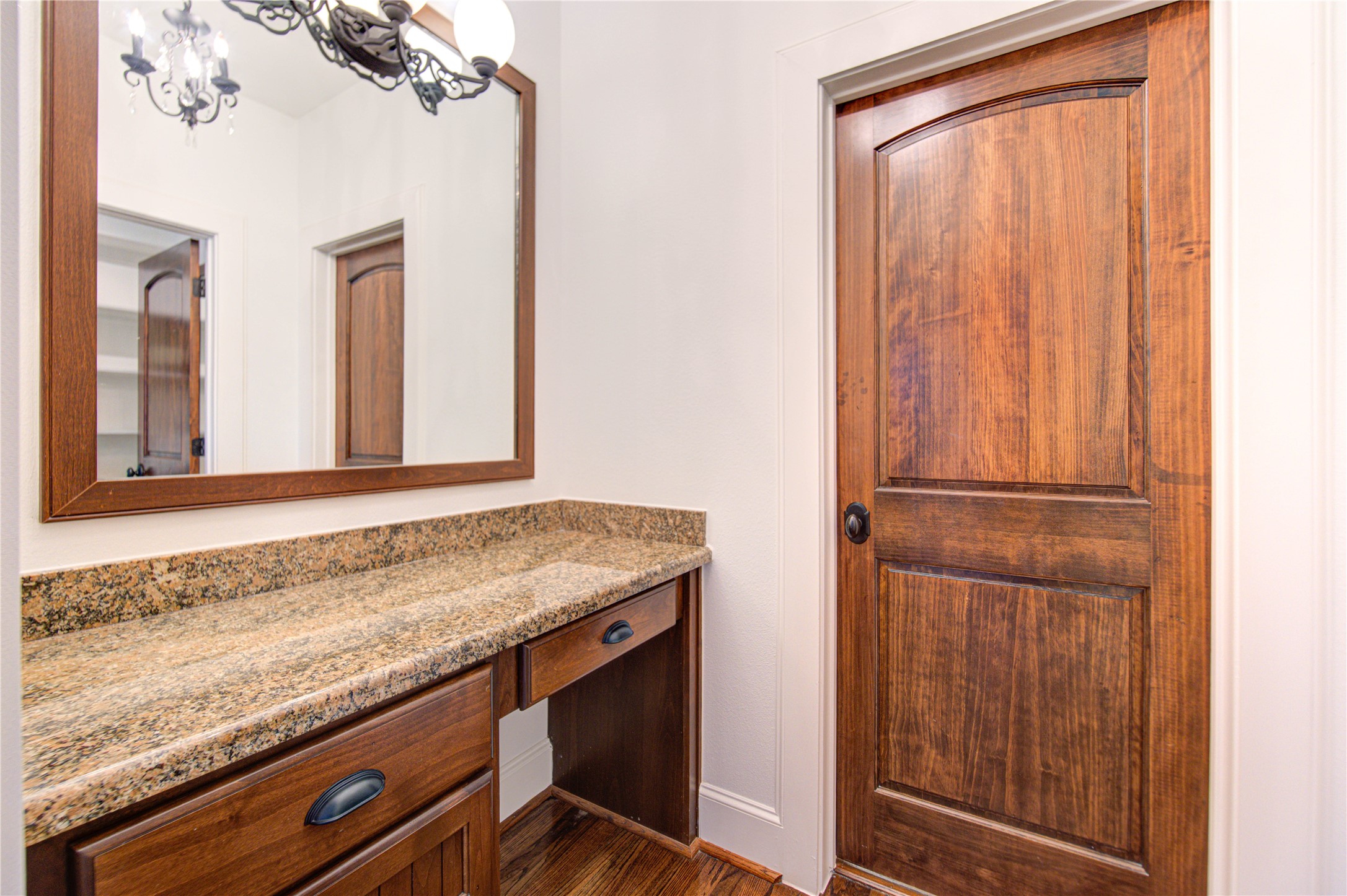 6520 Rodrigo Street Houston, TX 77007 - Photo 19 of 44 Built-in vanity area just outside the primary bath, offering additional storage and dressing space.