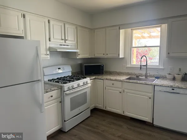 $3,200 | 223 East 8th Avenue, Conshohocken, PA 19428