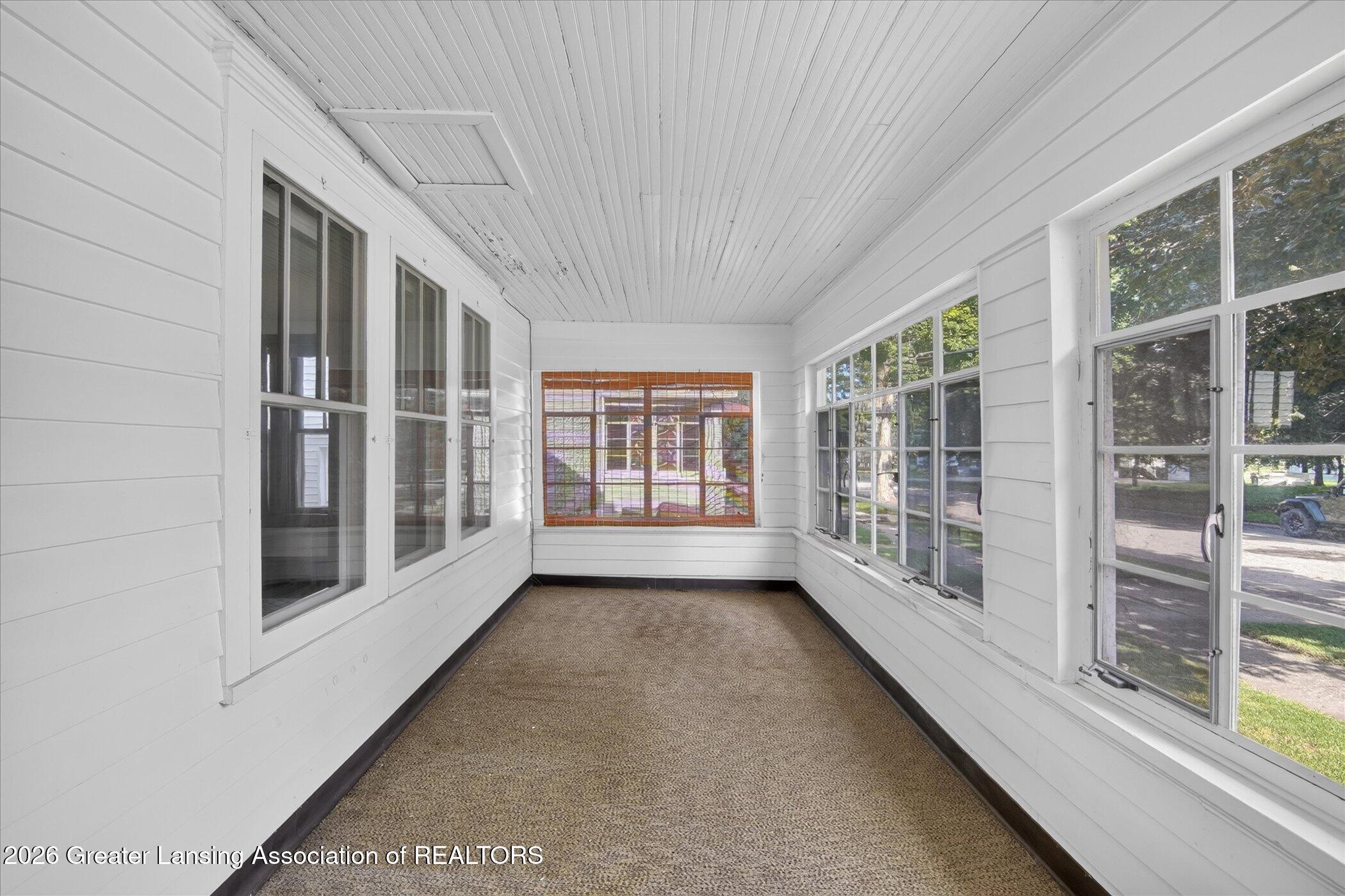 709 Rock Street Jackson, MI 49202 - Photo 7 of 53 07-709-Rock-St-WindowStill