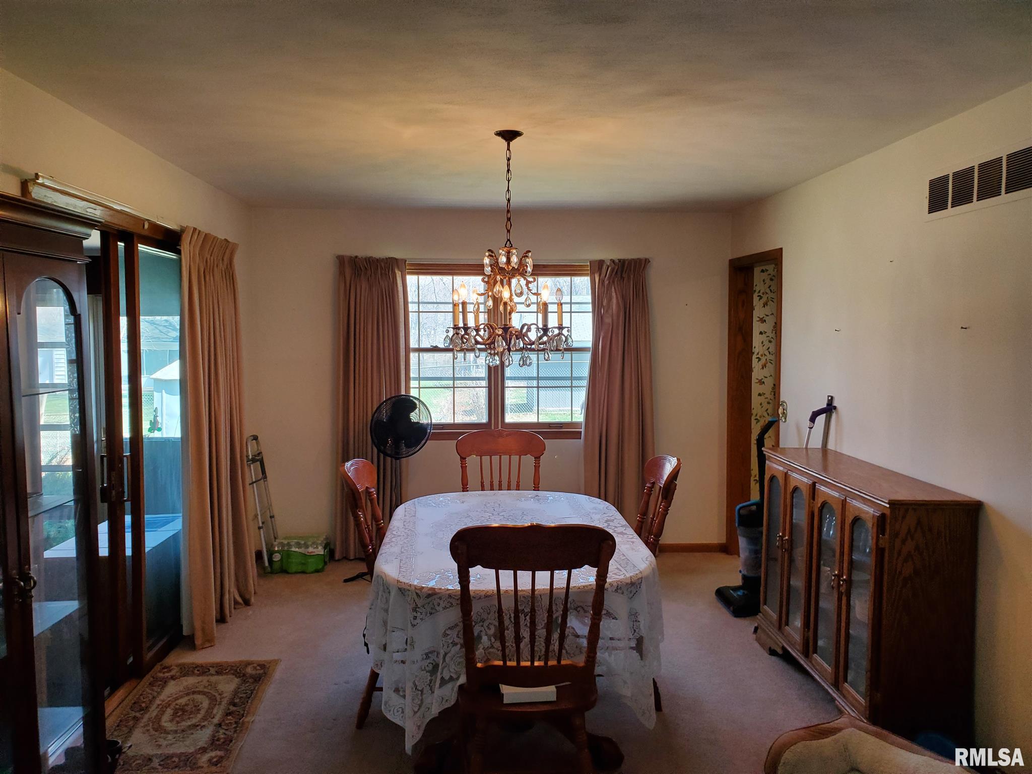 1818 45th Street Moline, IL 61265 - Photo 4 of 18 Gallery Image 4