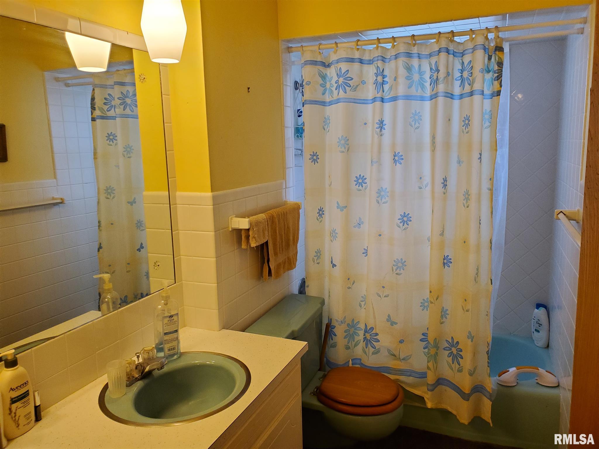 1818 45th Street Moline, IL 61265 - Photo 10 of 18 Gallery Image 10