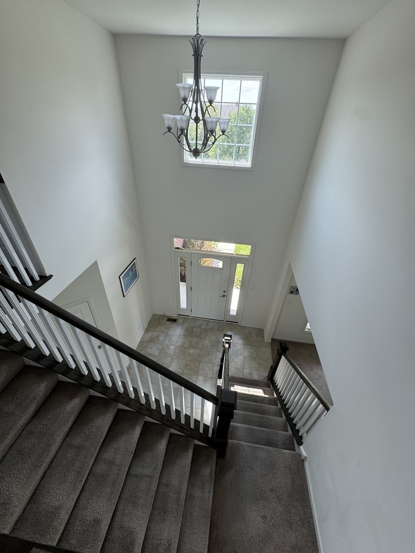 1239 Auburn Road Lemont, IL 60439 - Photo 4 of 33 Gallery Image 4