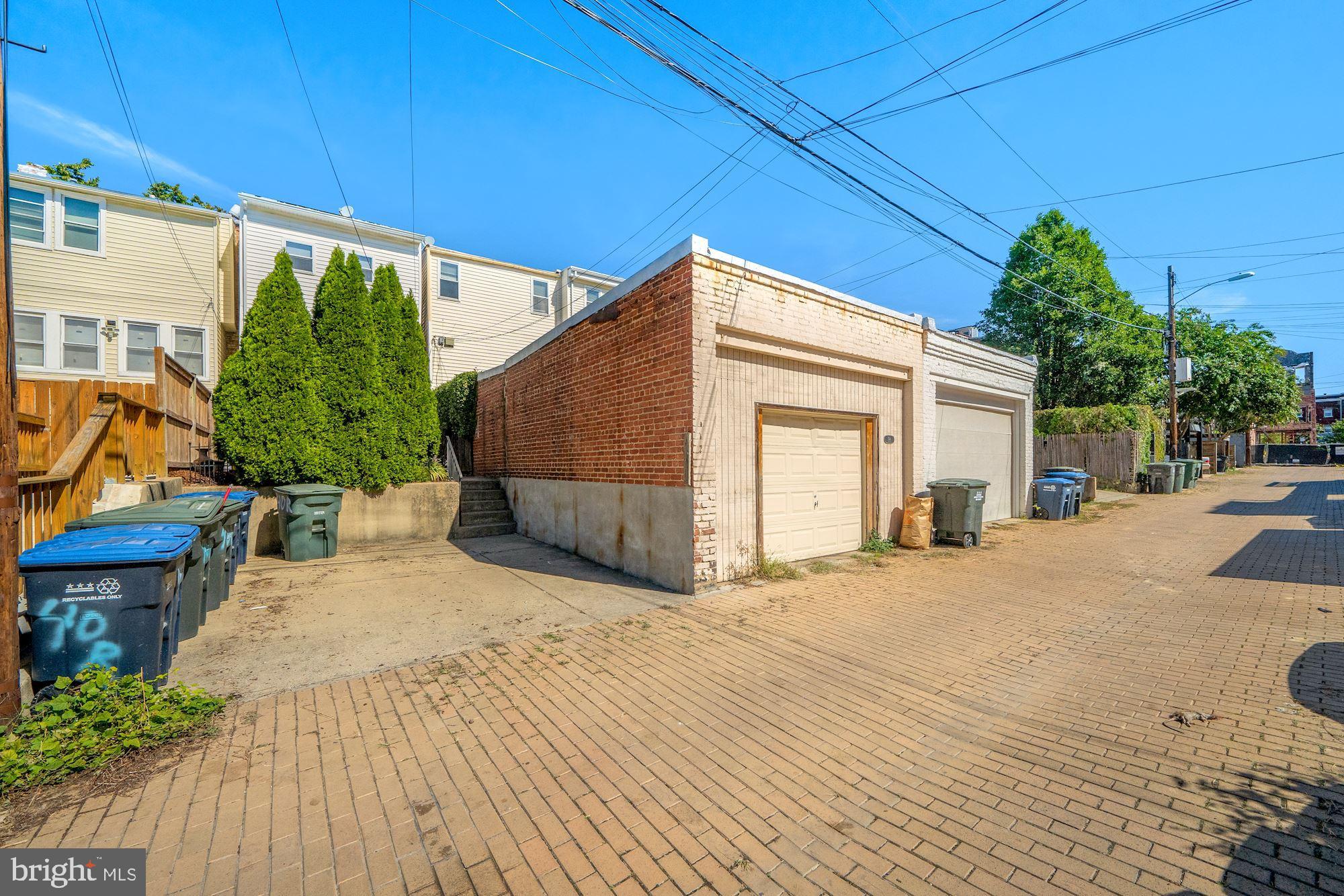 40 R Street Northwest Washington, DC 20001 - Photo 39 of 59 a view of a house with a patio