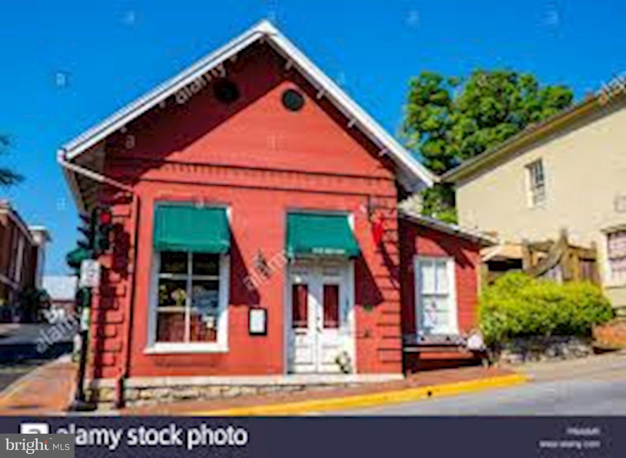 40 R Street Northwest Washington, DC 20001 - Photo 52 of 59 Red Hen restuarant