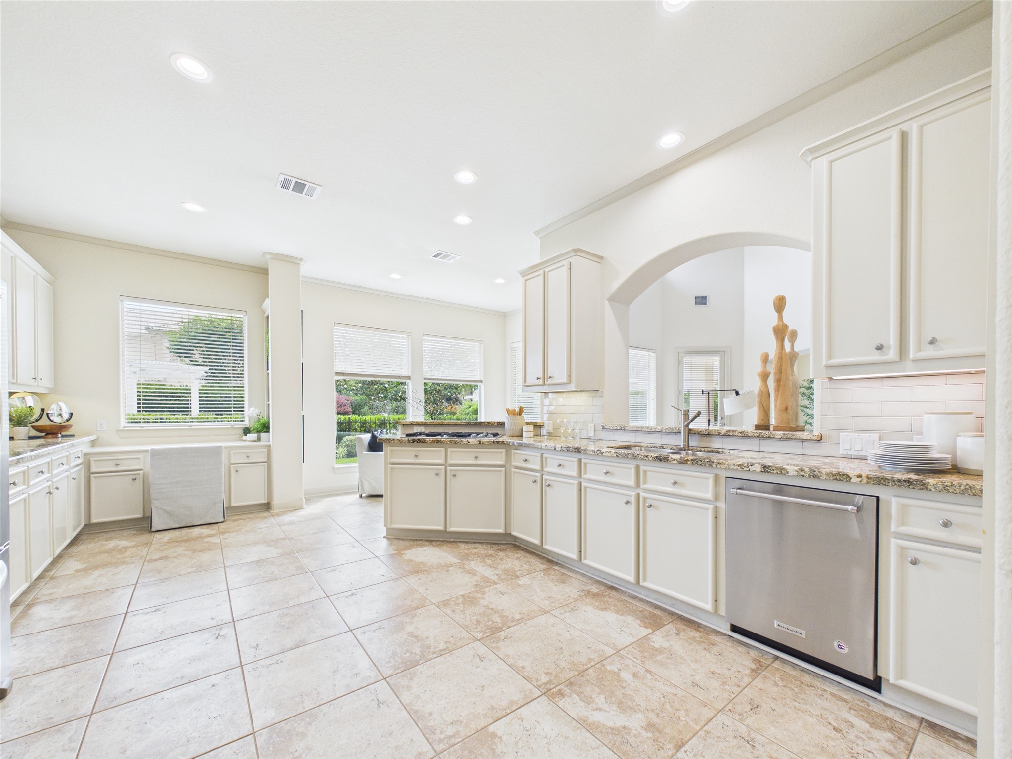 403 Harborside Way Kemah, TX 77565 - Photo 7 of 39 The kitchen stuns with so much space. 42" cabinets and lots of counter top area.