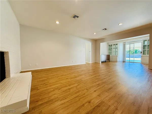 $3,000 | 1208 Buehler Drive, Las Vegas, NV 89102