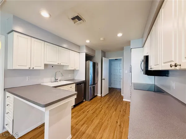 $3,000 | 1208 Buehler Drive, Las Vegas, NV 89102