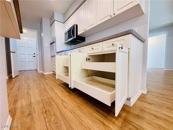 $3,000 | 1208 Buehler Drive, Las Vegas, NV 89102