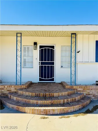 $2,895 | 1208 Buehler Drive, Las Vegas, NV 89102