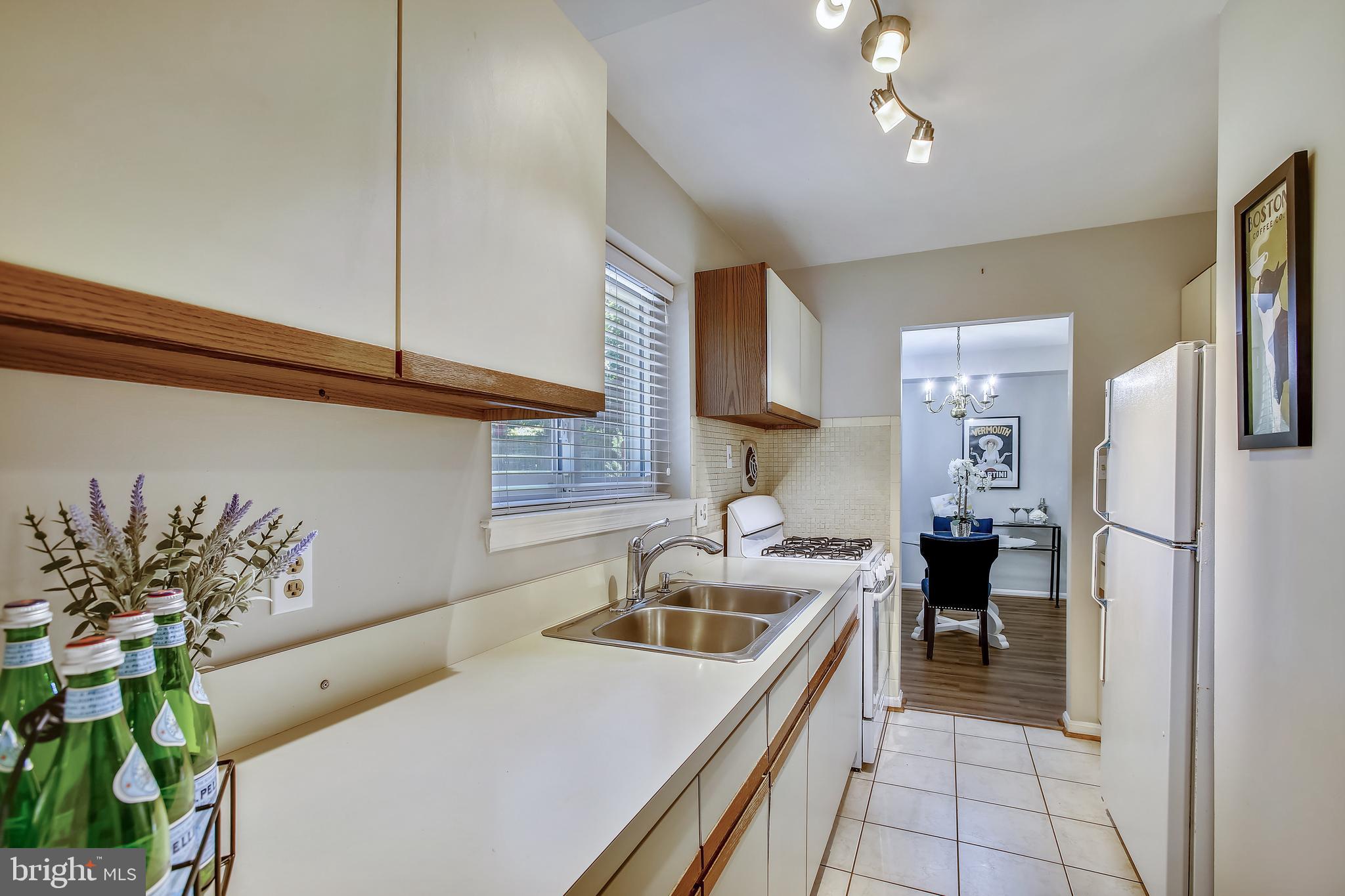 5253 Rolling Road Springfield, VA 22151 - Photo 12 of 46