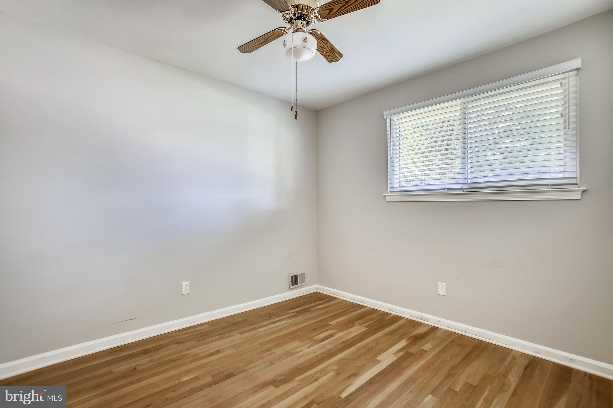 5253 Rolling Road Springfield, VA 22151 - Photo 28 of 46