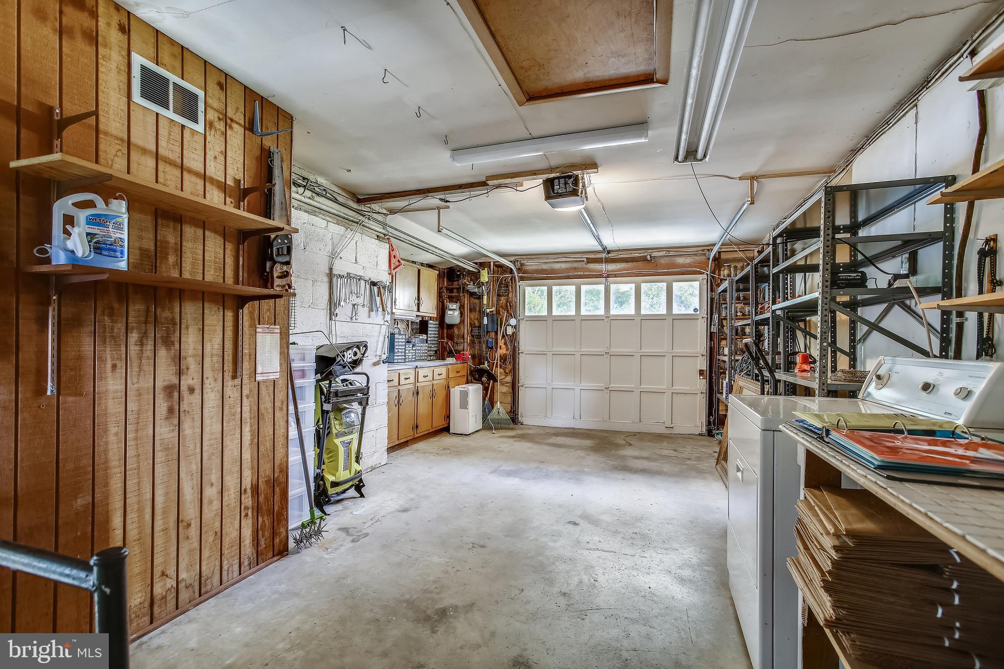 5253 Rolling Road Springfield, VA 22151 - Photo 33 of 46