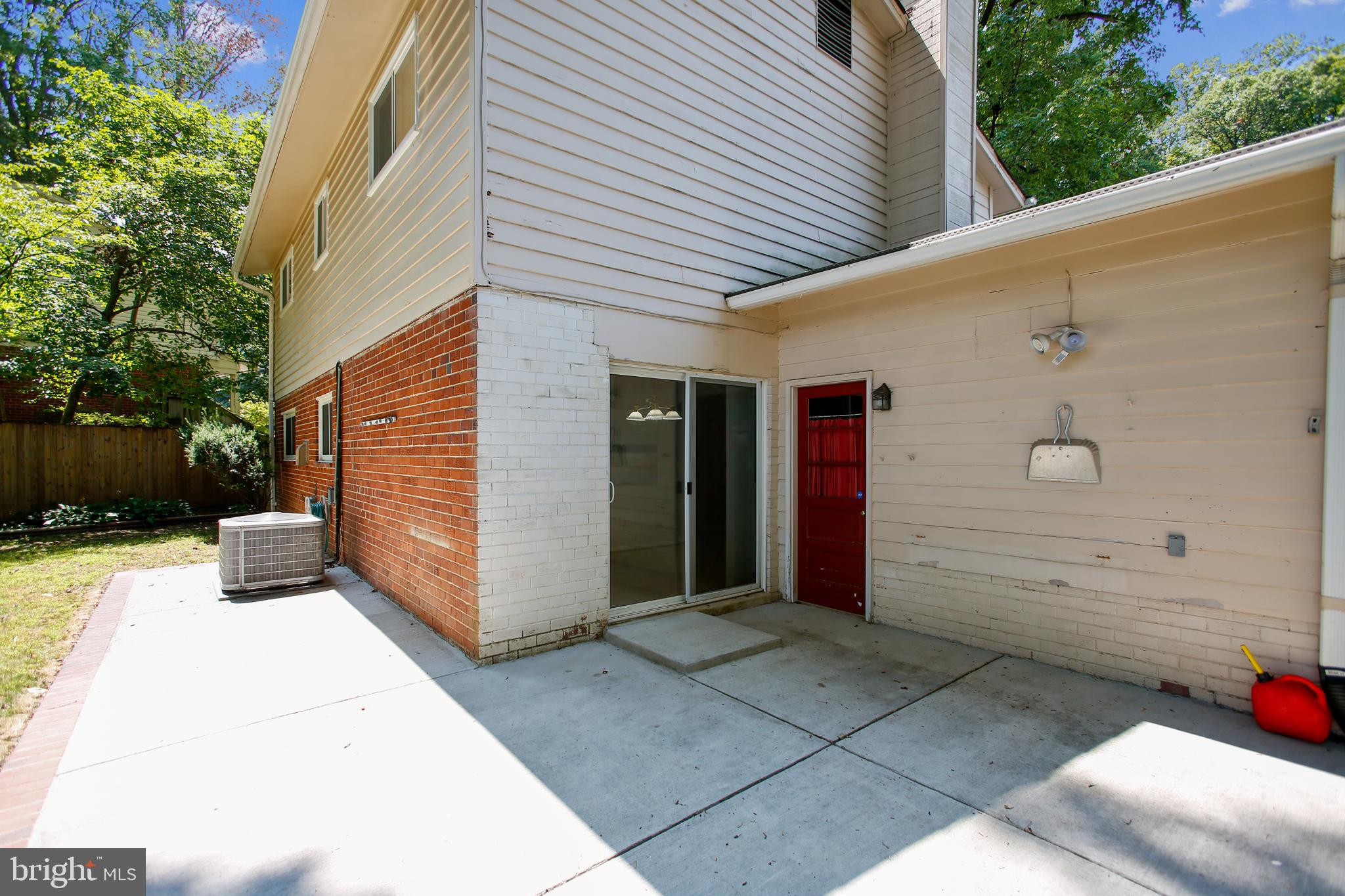 5253 Rolling Road Springfield, VA 22151 - Photo 34 of 46