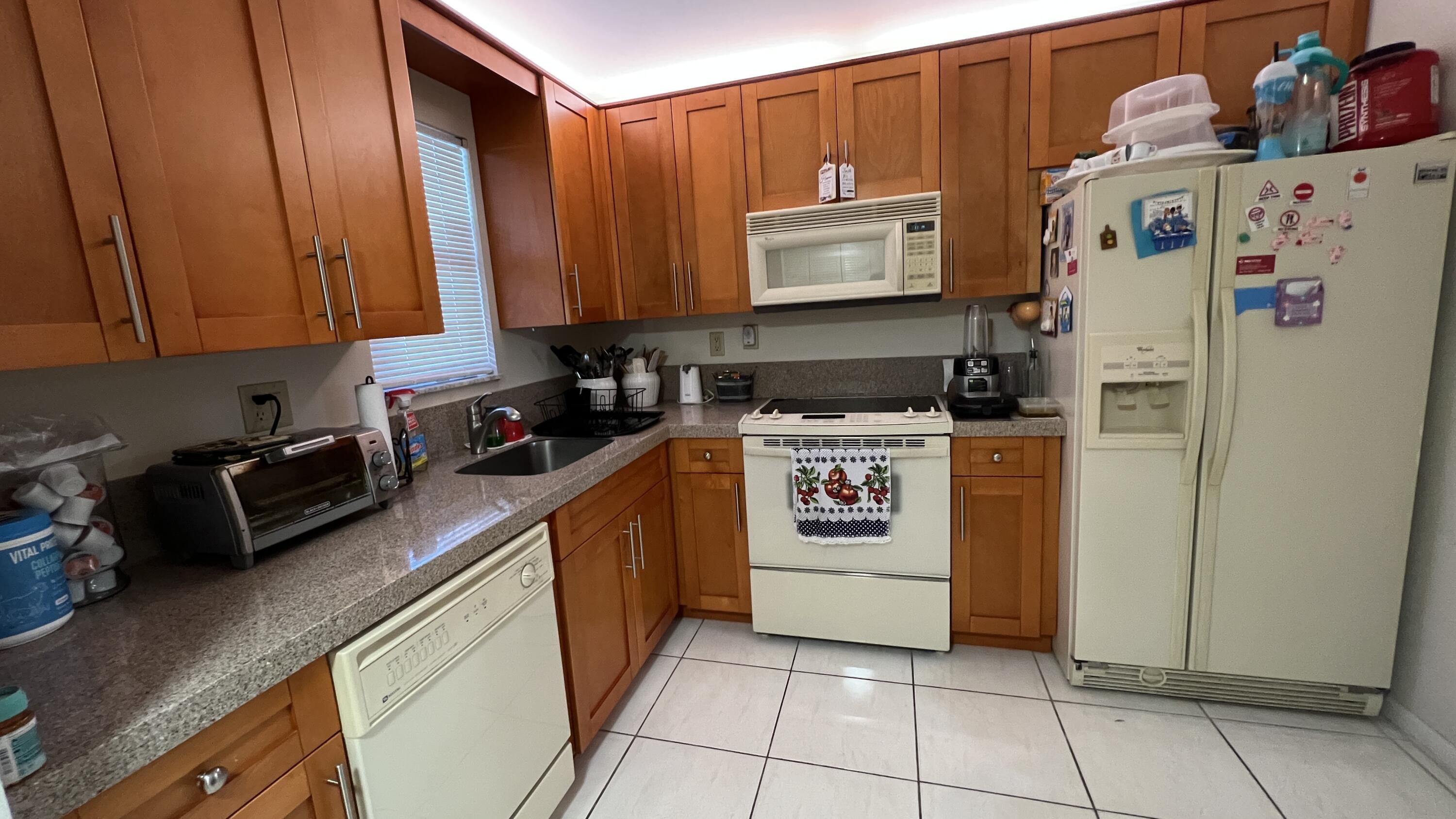 9300 Southwest 8th Street, Unit 310 Boca Raton, FL 33428 - Photo 3 of 17 IMG_6340