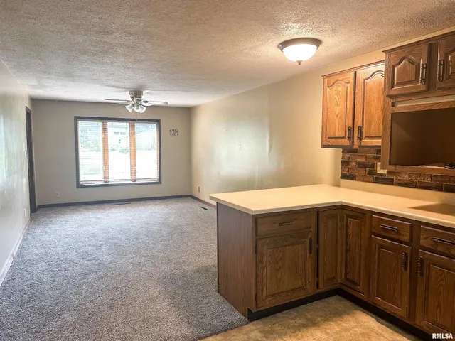 $88,900 | 215 South Sunny Slope Street, West Frankfort, IL 62896