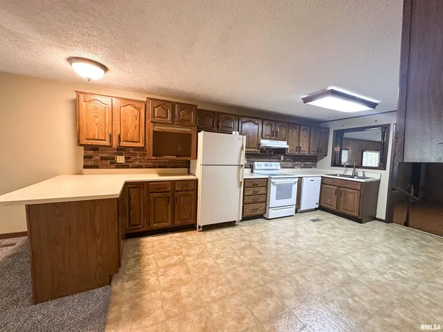 $88,900 | 215 South Sunny Slope Street, West Frankfort, IL 62896