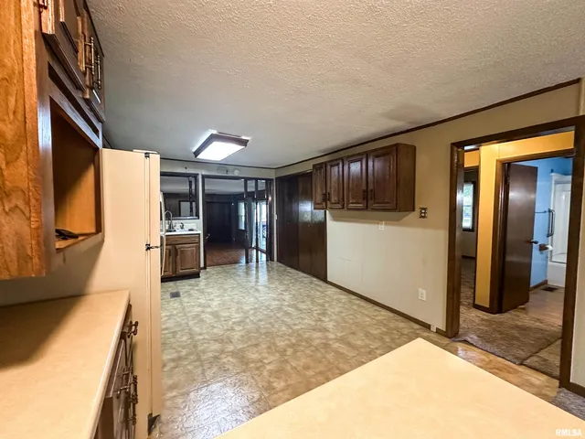 $88,900 | 215 South Sunny Slope Street, West Frankfort, IL 62896