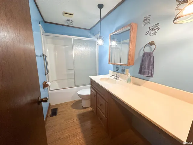 $88,900 | 215 South Sunny Slope Street, West Frankfort, IL 62896