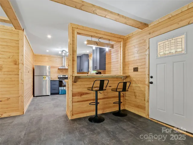 a picture of a black and white photo