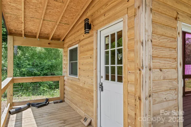 a view of yard with green space