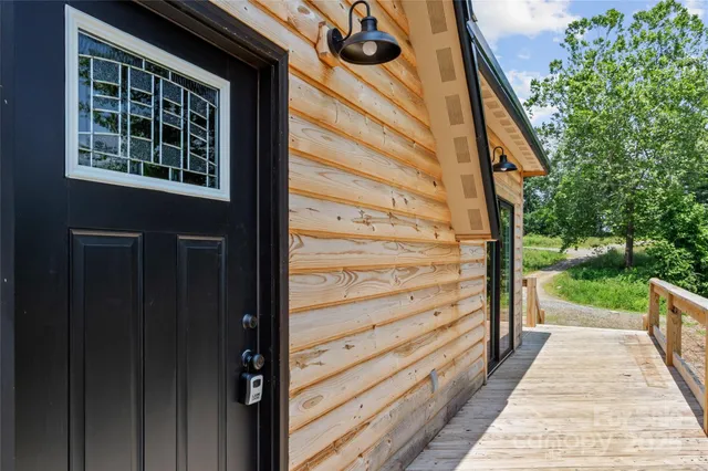 $1,599,000 | 137 Red Maple Lane, Burnsville, NC 28714