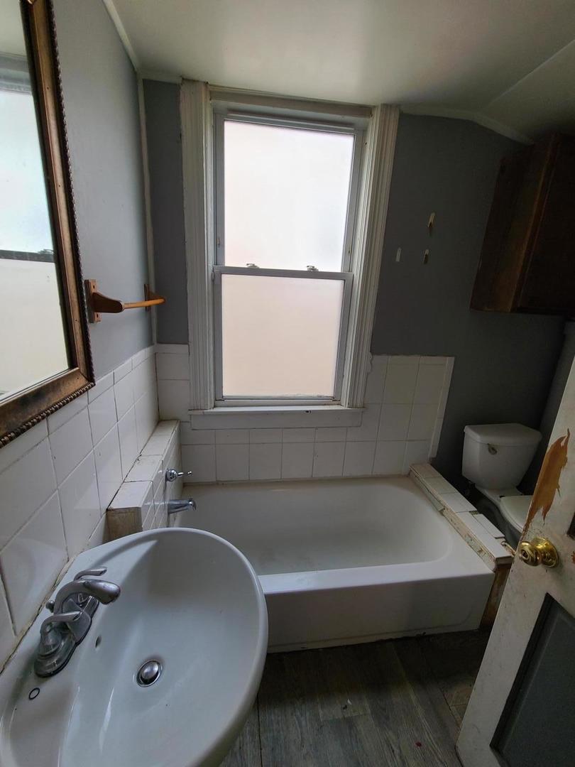 15240 Turlington Avenue Harvey, IL 60426 - Photo 8 of 11