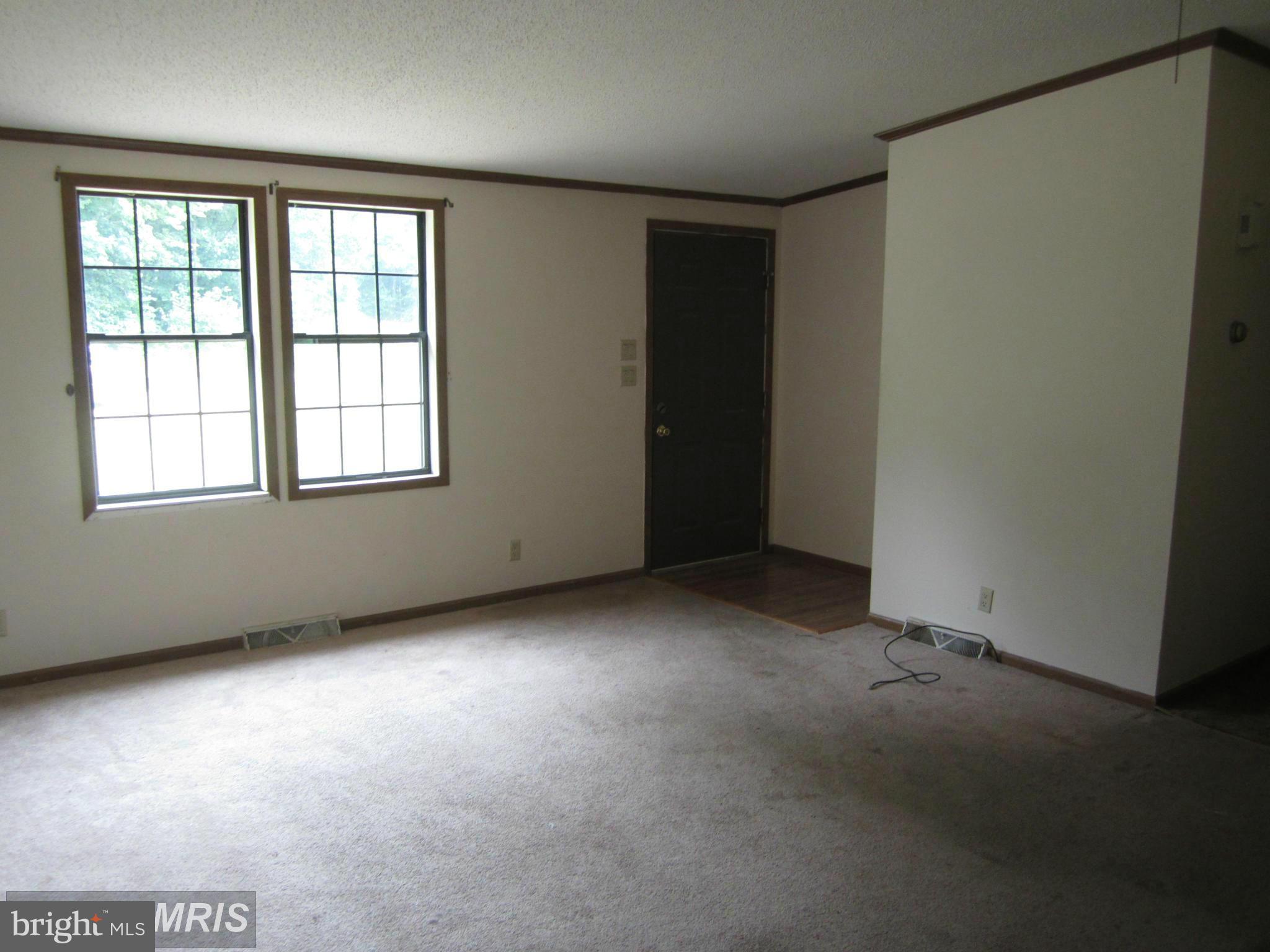 7212 Hubbard Road Federalsburg, MD 21632 - Photo 4 of 19 Living Room