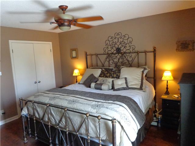 3417 Allen Road Clarksville, TN 37042 - Photo 2 of 18 Master bedroom