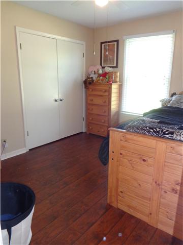 3417 Allen Road Clarksville, TN 37042 - Photo 4 of 18 Nice bedroom or an office