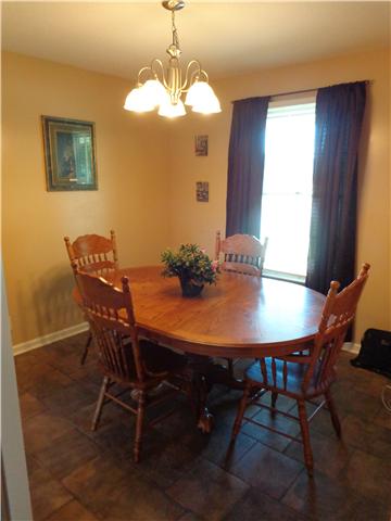 3417 Allen Road Clarksville, TN 37042 - Photo 8 of 18 Dining room