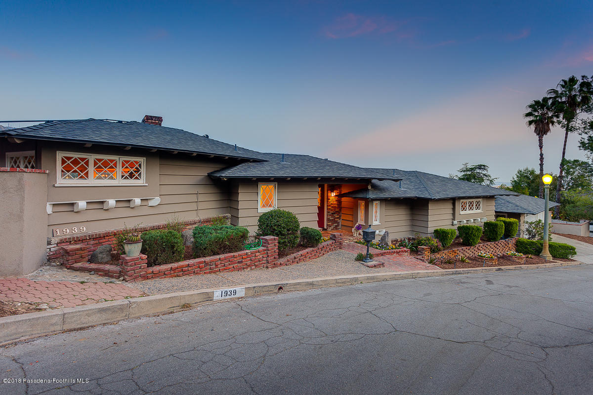 1939 Devon Road Pasadena, CA 91103 - Photo 3 of 25 2.egpimaging_1939Devon_101_WEB