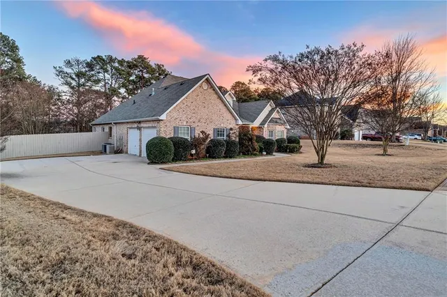 $2,550 | 1141 Carillon Drive Southeast, Conyers, GA 30013