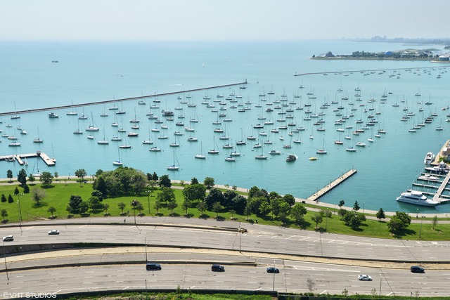 400 East Randolph Street, Unit 3201 Chicago, IL 60601 - Photo 10 of 17