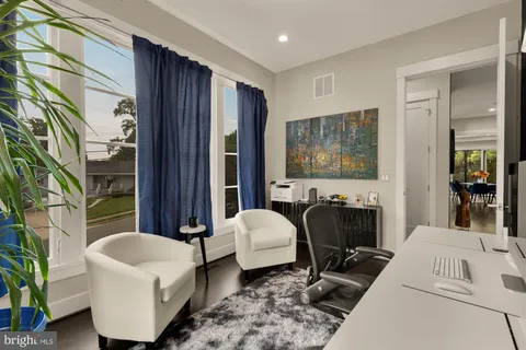 $2,750,000 | 3701-38 38th Street North, Arlington, VA 22207