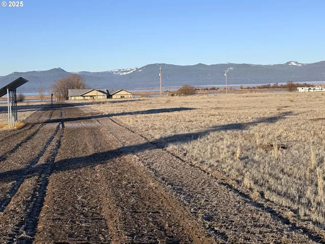 a view of an ocean and mountain view