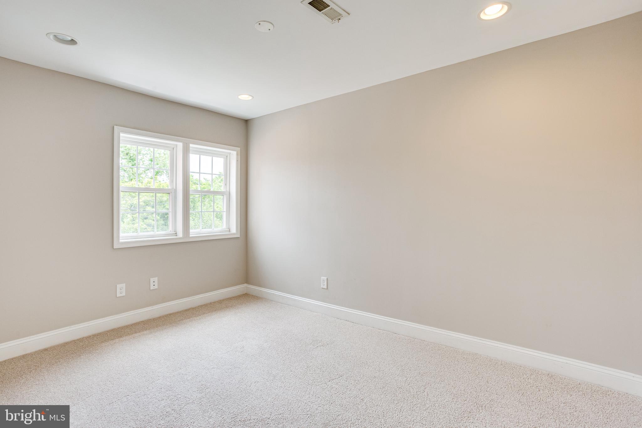 5215 Harford Road Baltimore, MD 21214 - Photo 17 of 36