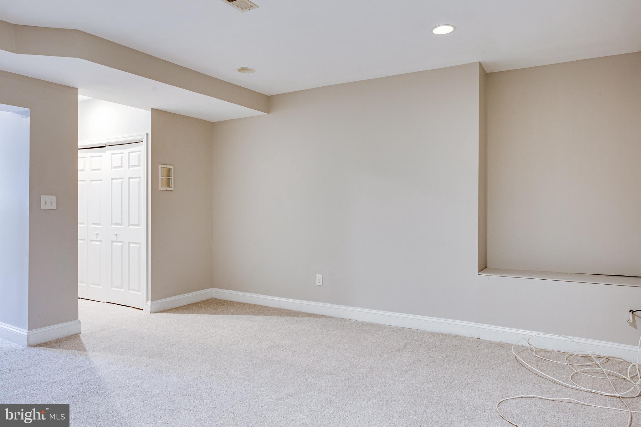 5215 Harford Road Baltimore, MD 21214 - Photo 10 of 36
