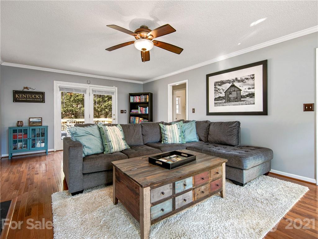 121 North Wintergarden Road Fletcher, NC 28732 - Photo 8 of 29 Gallery Image 8