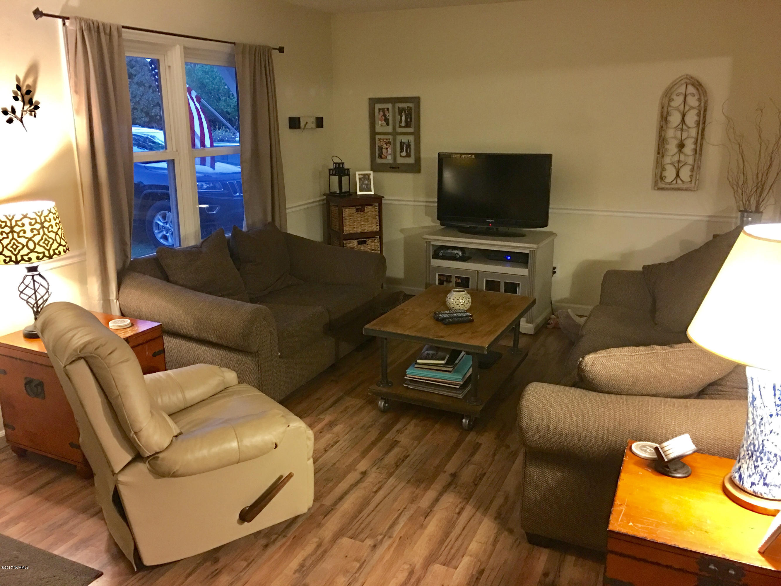 4522 Bramton Road Wilmington, NC 28405 - Photo 3 of 17 Living Room 1