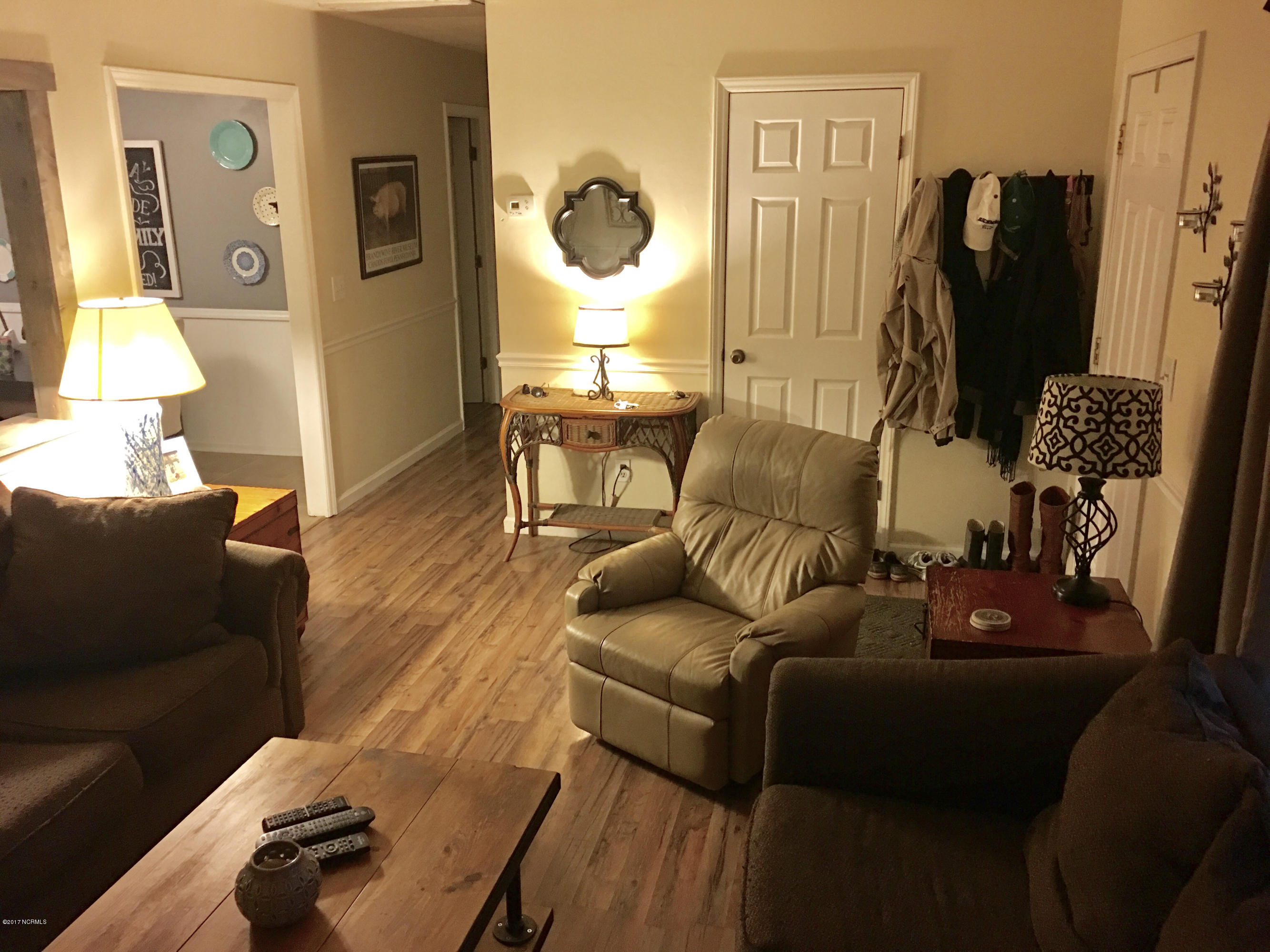 4522 Bramton Road Wilmington, NC 28405 - Photo 4 of 17 Living down Hall
