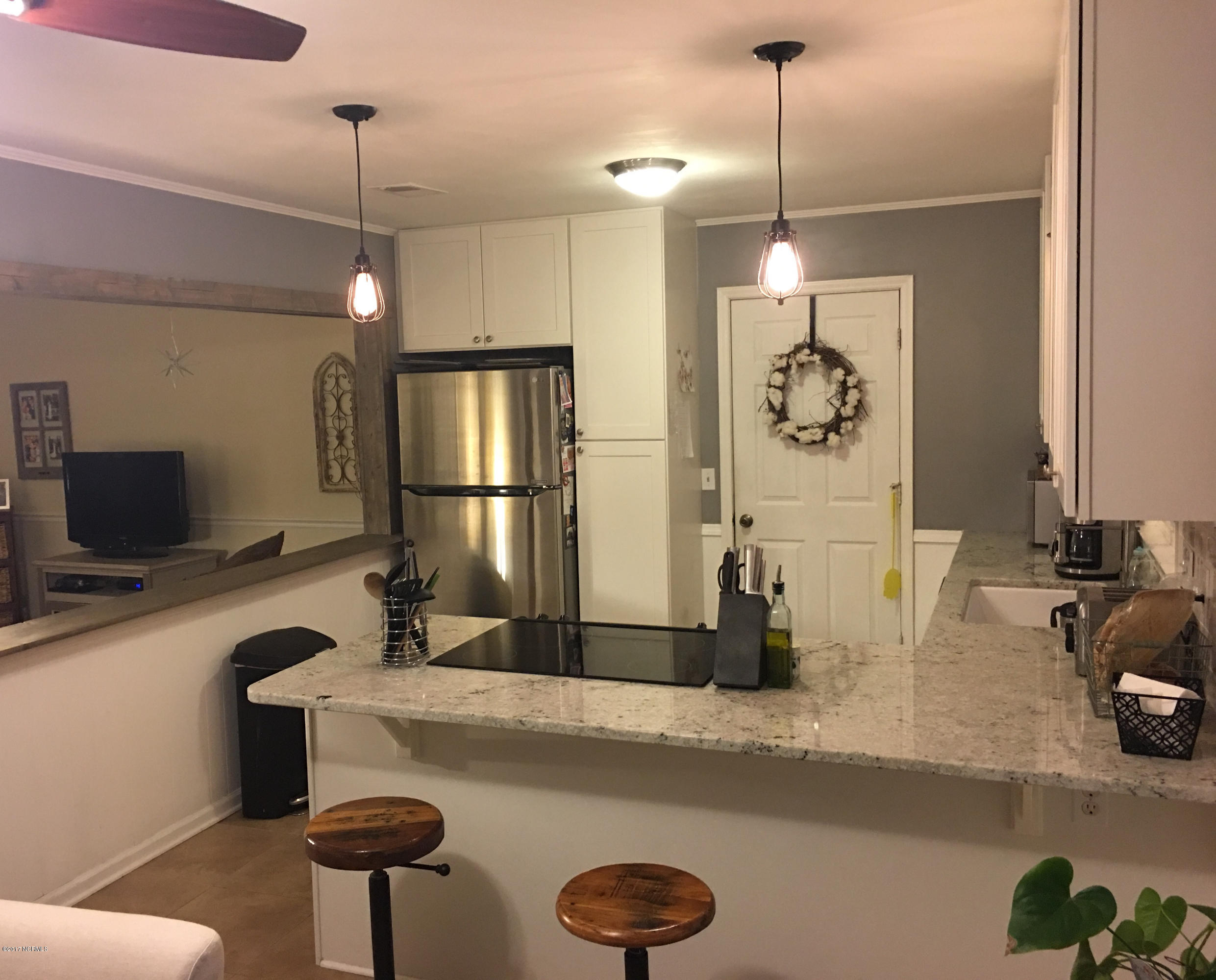 4522 Bramton Road Wilmington, NC 28405 - Photo 6 of 17 Kitchen