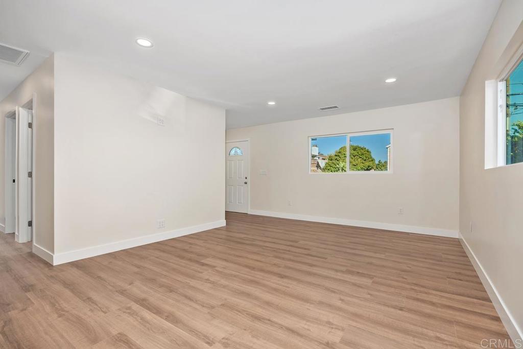 2839 Emerald Drive Oceanside, CA 92056 - Photo 11 of 29