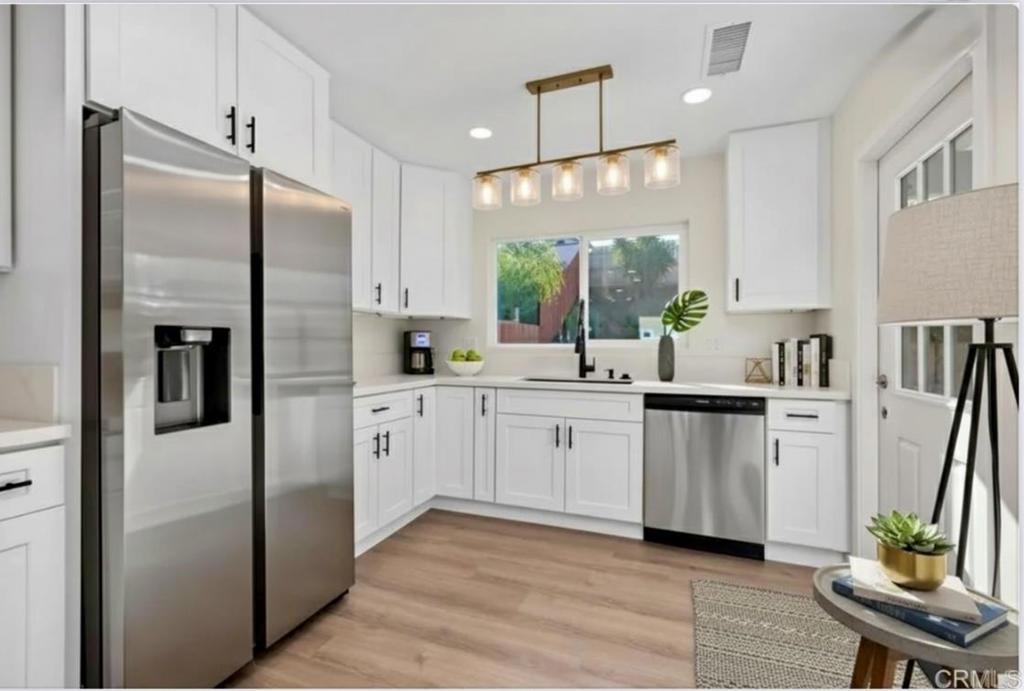 2839 Emerald Drive Oceanside, CA 92056 - Photo 5 of 29