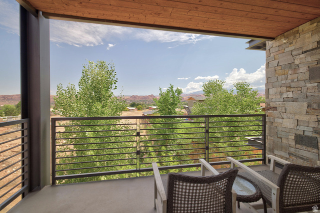 2331 Mesa Road, Unit E6 Moab, UT 84532 - Photo 24 of 39 Balcony off of primary bedroom